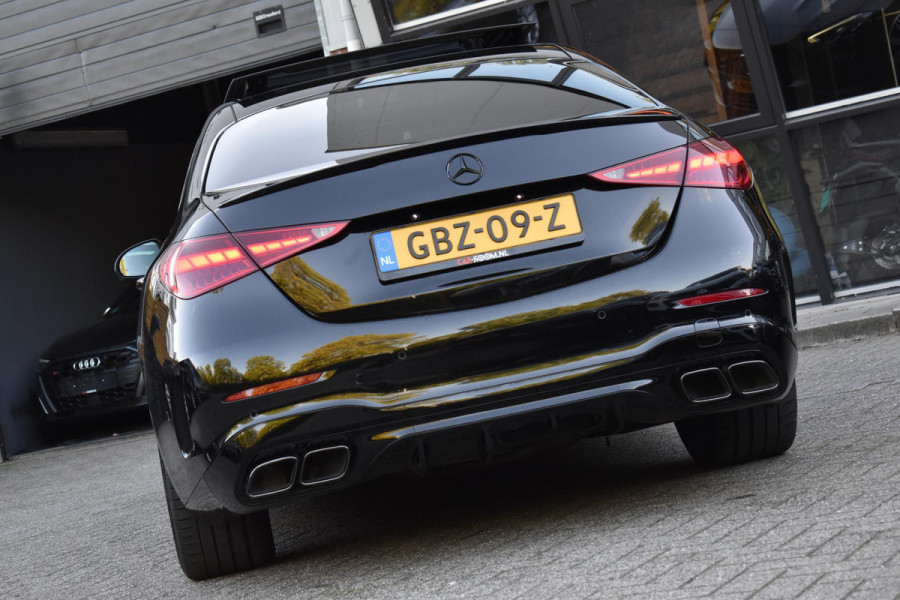 Mercedes-Benz C-Klasse 300 4MATIC AMG Pano 360C Keyless 20" Trekhaak