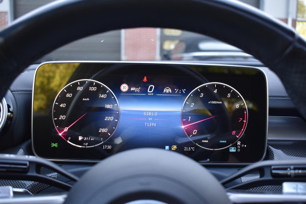 Mercedes-Benz C-Klasse 300 4MATIC AMG Pano 360C Keyless 20" Trekhaak