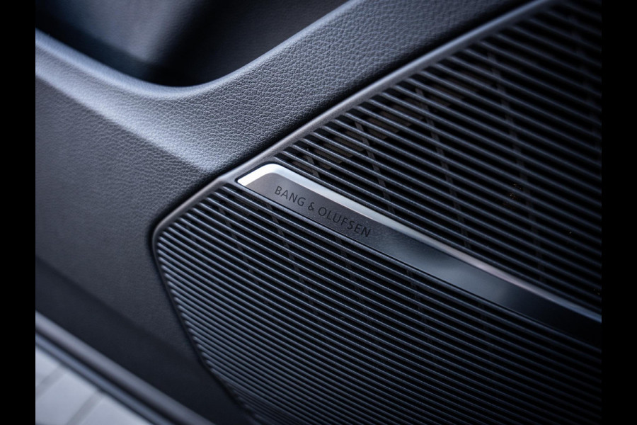 Audi Q7 60 TFSI e quattro Pro Line S Competition 490PK - Carbon l Pano l Trekhaak l RS seat