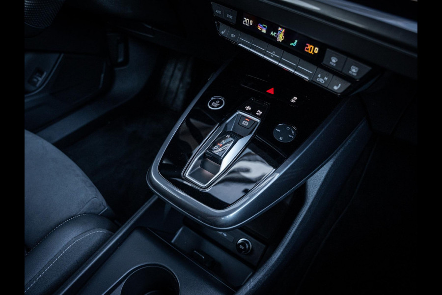 Audi Q4 e-tron 45 S Edition 82 kWh 3x S-Line l RS stoel l Elek. Stoel l ACC