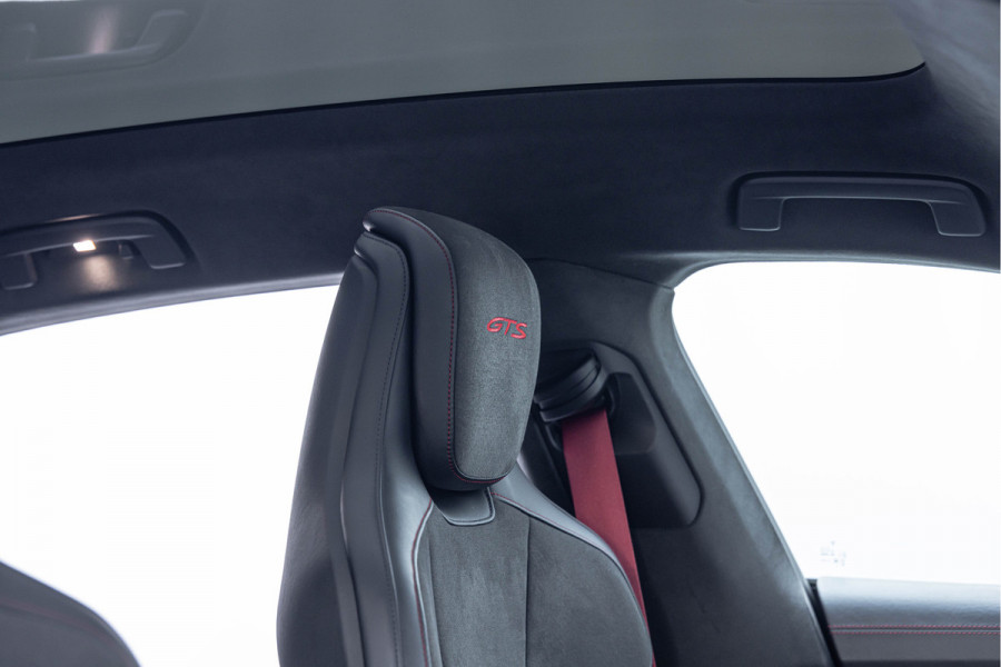 Porsche Taycan Sport Turismo GTS 93 kWh 598pk Pano 4-wielsturing HuD 21'' Luchtv. PPF