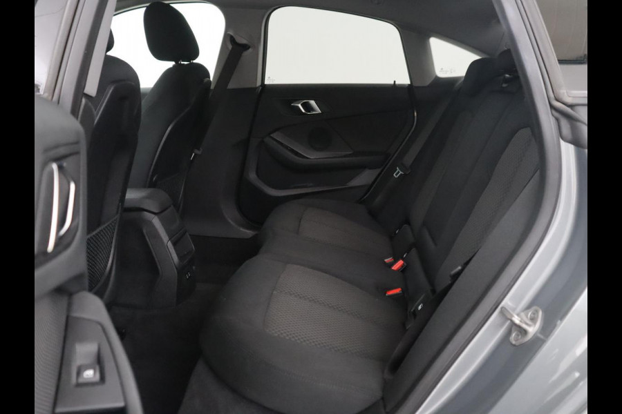 BMW 2 Serie Gran Coupé 218i | Apple Carplay | LED | Navigatie | Parkeerhulp |