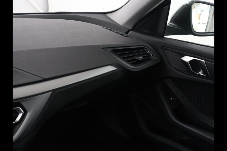 BMW 2 Serie Gran Coupé 218i | Apple Carplay | LED | Navigatie | Parkeerhulp |