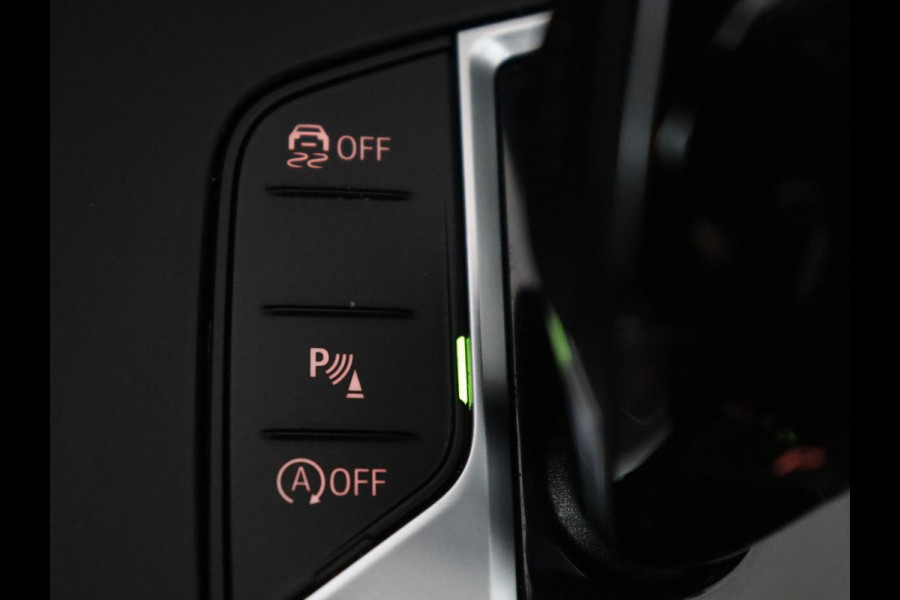 BMW 2 Serie Gran Coupé 218i | Apple Carplay | LED | Navigatie | Parkeerhulp |