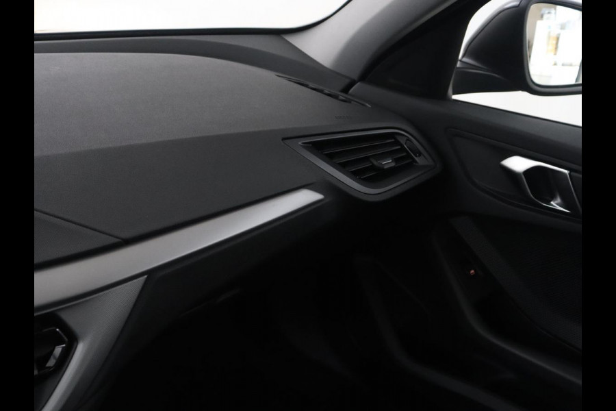 BMW 1-serie 118i | Apple Carplay | LED | Navigatie | Automaat |