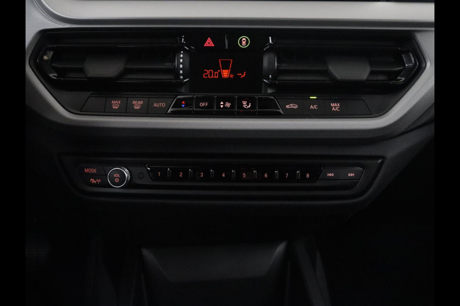 BMW 1-serie 118i | Apple Carplay | LED | Navigatie | Automaat |
