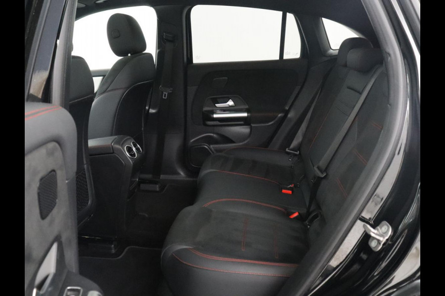 Mercedes-Benz EQA 250+ AMG Line 71 kWh SOH 98,5% | Trekhaak | LED | Stoelverwarming | Apple Carplay | Pano.Dak | Camera |