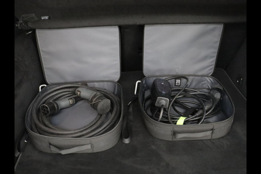 Mercedes-Benz EQA 250+ AMG Line 71 kWh SOH 98,5% | Trekhaak | LED | Stoelverwarming | Apple Carplay | Pano.Dak | Camera |