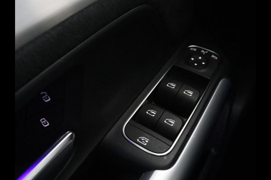 Mercedes-Benz EQA 250+ AMG Line 71 kWh SOH 98,5% | Trekhaak | LED | Stoelverwarming | Apple Carplay | Pano.Dak | Camera |