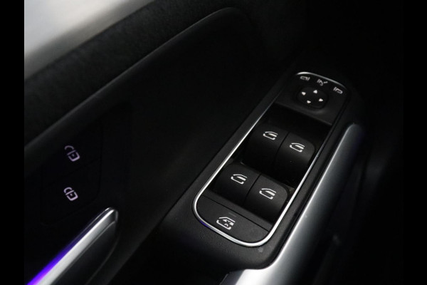 Mercedes-Benz EQA 250+ AMG Line 71 kWh SOH 98,5% | Trekhaak | LED | Stoelverwarming | Apple Carplay | Pano.Dak | Camera |