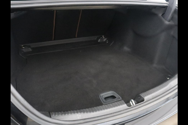 Mercedes-Benz C-Klasse 200 Launch Edition Business Line | LED | Navigatie | Stoelverwarming | Leder |