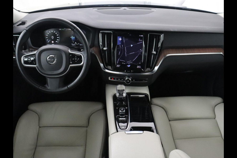 Volvo V60 2.0 T8 Twin Engine AWD R-Design | Apple Carplay | LED | Navigatie |