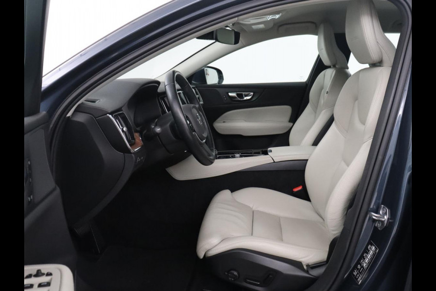 Volvo V60 2.0 T8 Twin Engine AWD R-Design | Apple Carplay | LED | Navigatie |