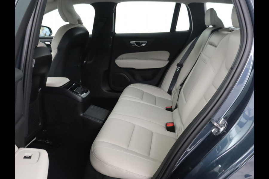Volvo V60 2.0 T8 Twin Engine AWD R-Design | Apple Carplay | LED | Navigatie |