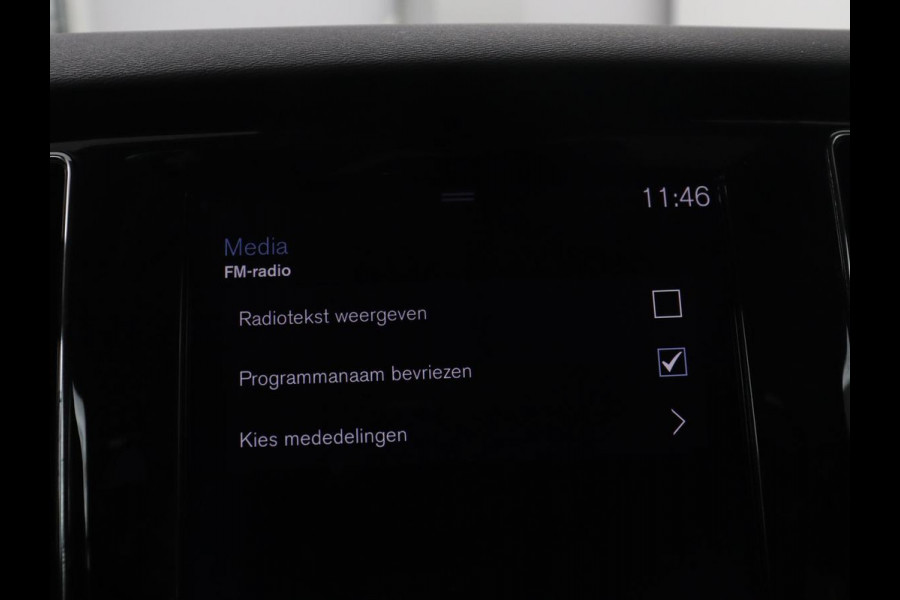 Volvo V60 2.0 T8 Twin Engine AWD R-Design | Apple Carplay | LED | Navigatie |