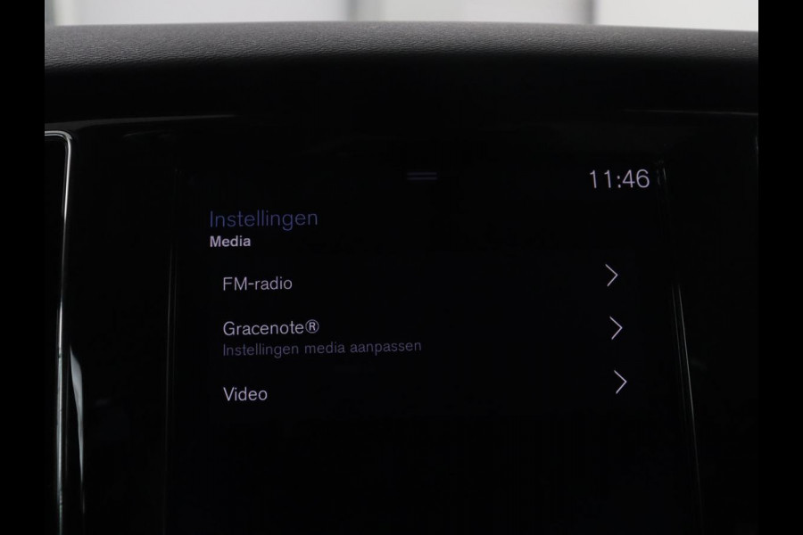 Volvo V60 2.0 T8 Twin Engine AWD R-Design | Apple Carplay | LED | Navigatie |