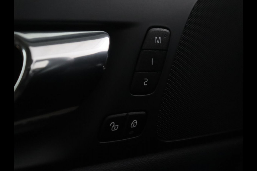 Volvo V60 2.0 T8 Twin Engine AWD R-Design | Apple Carplay | LED | Navigatie |