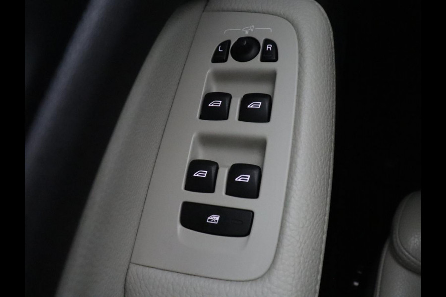 Volvo V60 2.0 T8 Twin Engine AWD R-Design | Apple Carplay | LED | Navigatie |