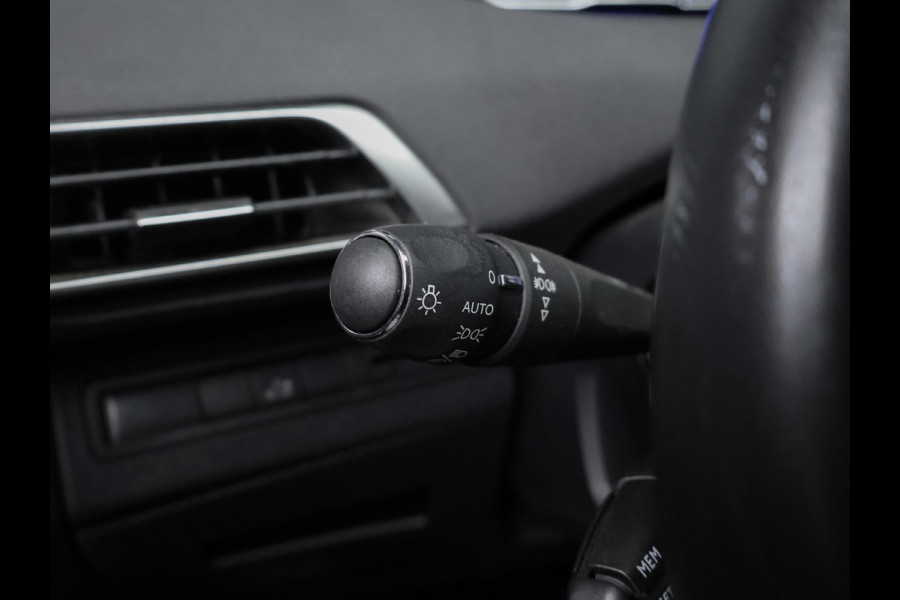 Peugeot 5008 1.2 PureTech Executive (APPLE CARPLAY,NAVI,LED,CRUISE,CROSS,CAMERA,360 VIEW,CLIMATE,GETINT,SPORTSTOELEN,NETTESTAAT)