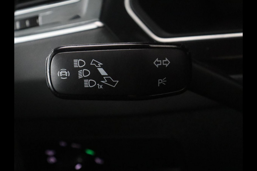Volkswagen Tiguan 1.5 eHybrid Edition 20 SOH 93,3 % | R-Line | Trekhaak | LED | Camera | Apple Carplay |
