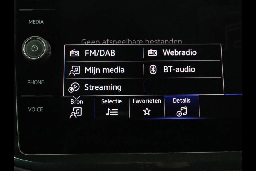 Volkswagen Tiguan 1.5 eHybrid Edition 20 SOH 93,3 % | R-Line | Trekhaak | LED | Camera | Apple Carplay |