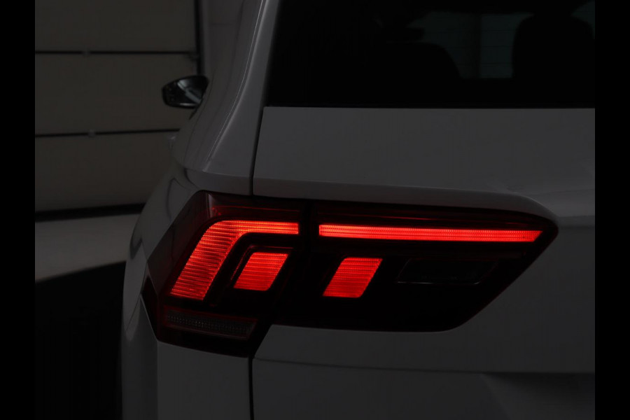 Volkswagen Tiguan 1.5 eHybrid Edition 20 SOH 93,3 % | R-Line | Trekhaak | LED | Camera | Apple Carplay |