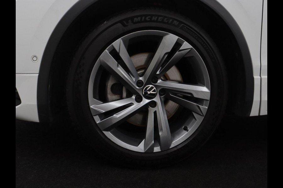 Volkswagen Tiguan 1.5 eHybrid Edition 20 SOH 93,3 % | R-Line | Trekhaak | LED | Camera | Apple Carplay |