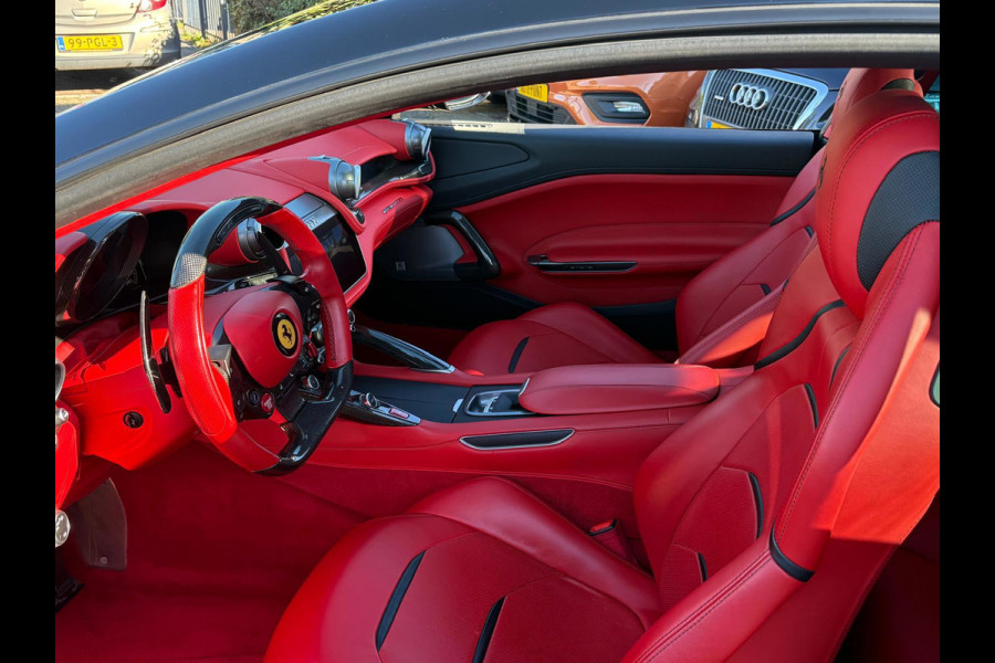 Ferrari GTC4Lusso 6.3 V12 690PK 4WD/PANO/CARBON/P-DISPLAY/LIFT