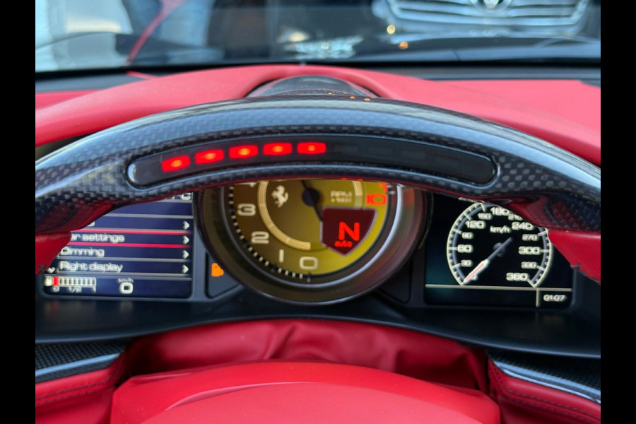 Ferrari GTC4Lusso 6.3 V12 690PK 4WD/PANO/CARBON/P-DISPLAY/LIFT