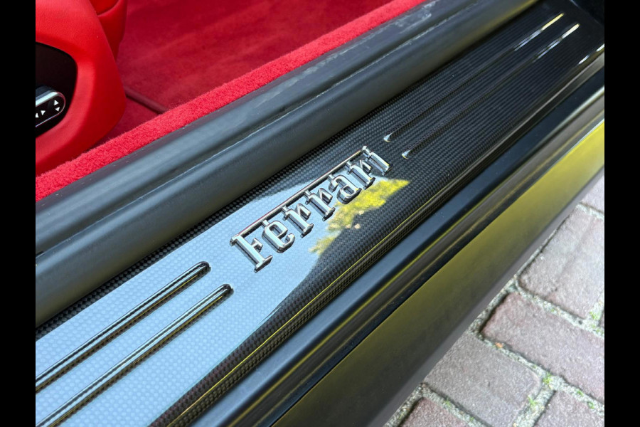 Ferrari GTC4Lusso 6.3 V12 690PK 4WD/PANO/CARBON/P-DISPLAY/LIFT