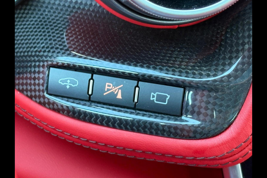 Ferrari GTC4Lusso 6.3 V12 690PK 4WD/PANO/CARBON/P-DISPLAY/LIFT