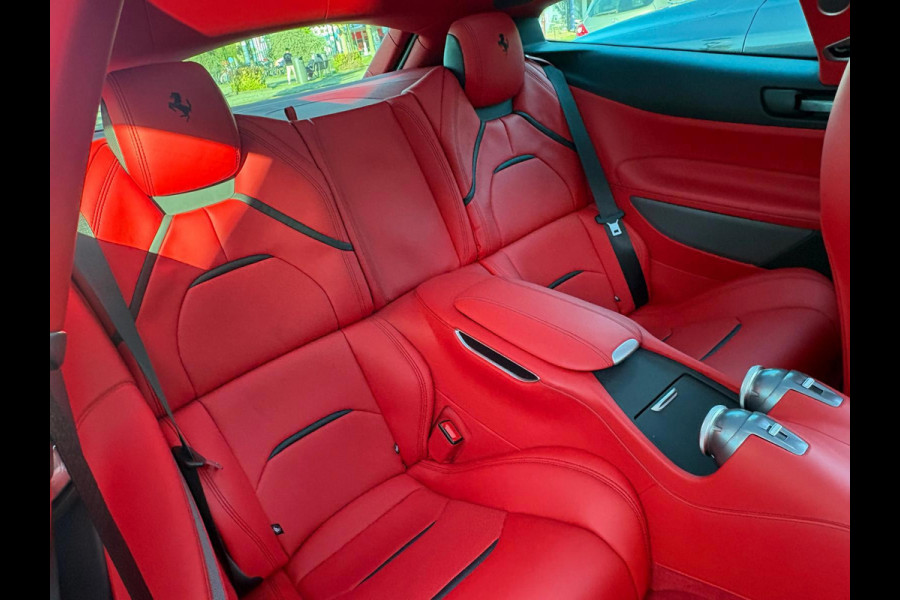 Ferrari GTC4Lusso 6.3 V12 690PK 4WD/PANO/CARBON/P-DISPLAY/LIFT