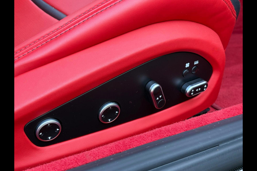 Ferrari GTC4Lusso 6.3 V12 690PK 4WD/PANO/CARBON/P-DISPLAY/LIFT