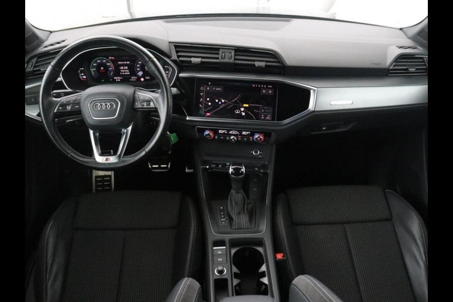 Audi Q3 45 TFSI e S edition SOH 94,1% | S-Line | Navigatie | Parkeerhulp | LED |