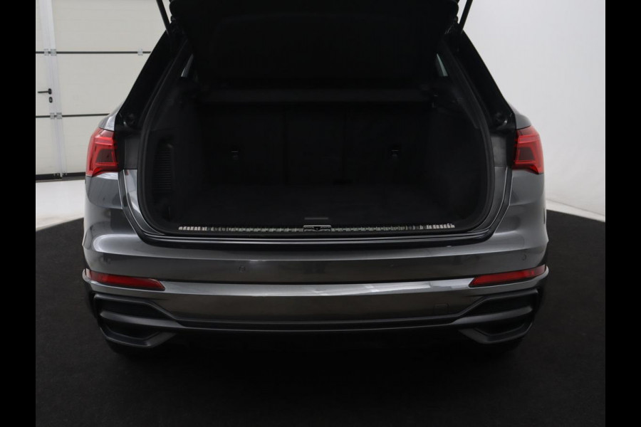 Audi Q3 45 TFSI e S edition SOH 94,1% | S-Line | Navigatie | Parkeerhulp | LED |