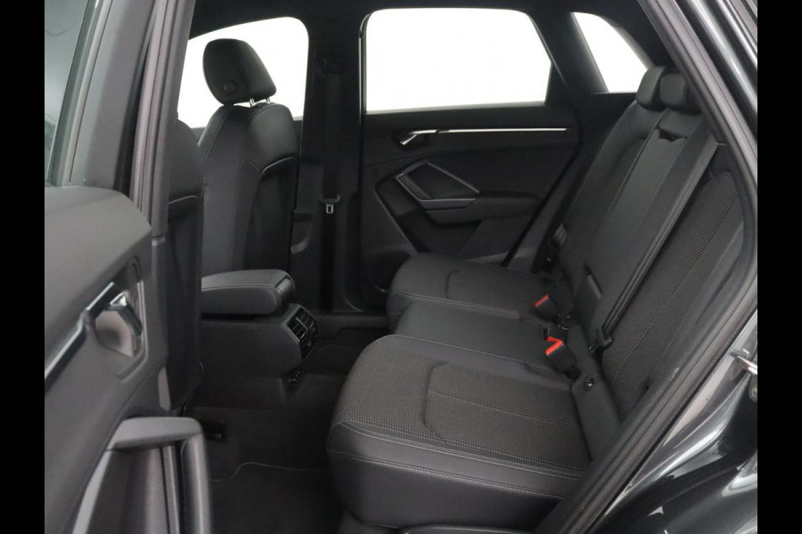 Audi Q3 45 TFSI e S edition SOH 94,1% | S-Line | Navigatie | Parkeerhulp | LED |