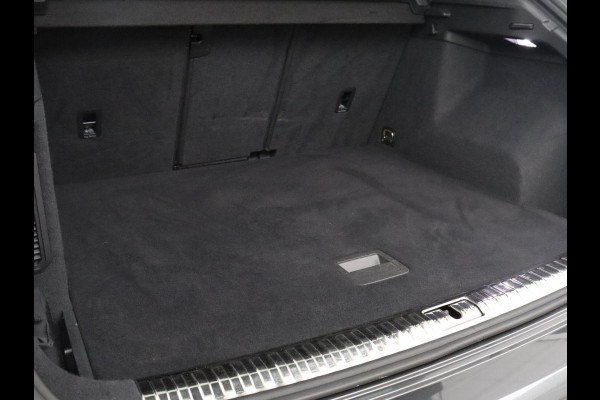 Audi Q3 45 TFSI e S edition SOH 94,1% | S-Line | Navigatie | Parkeerhulp | LED |
