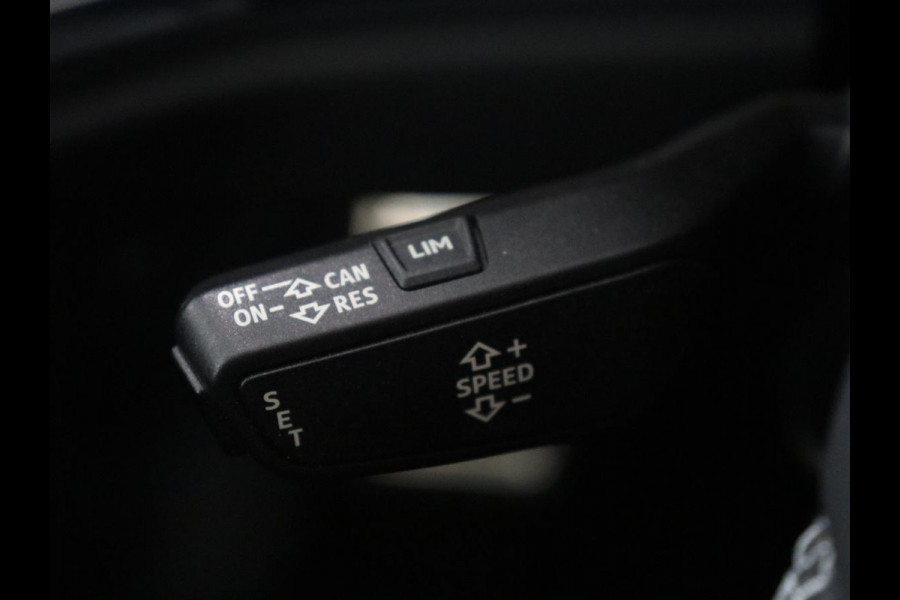 Audi Q3 45 TFSI e S edition SOH 94,1% | S-Line | Navigatie | Parkeerhulp | LED |