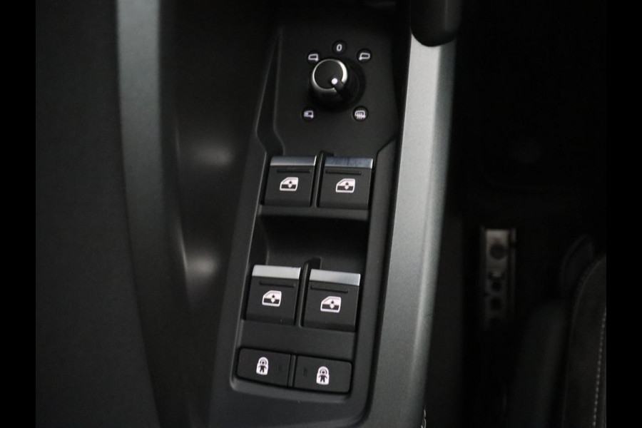 Audi Q3 45 TFSI e S edition SOH 94,1% | S-Line | Navigatie | Parkeerhulp | LED |