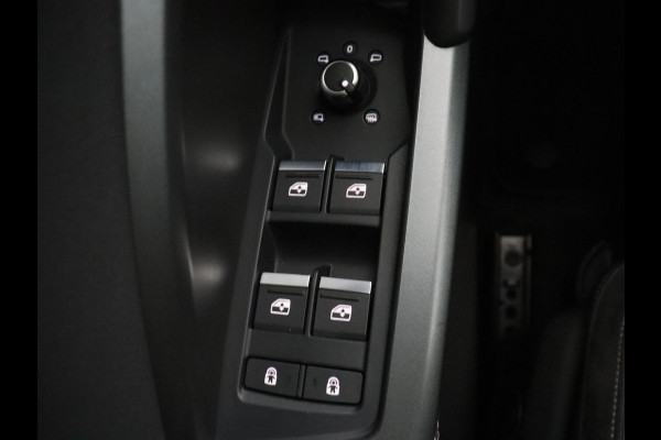 Audi Q3 45 TFSI e S edition SOH 94,1% | S-Line | Navigatie | Parkeerhulp | LED |