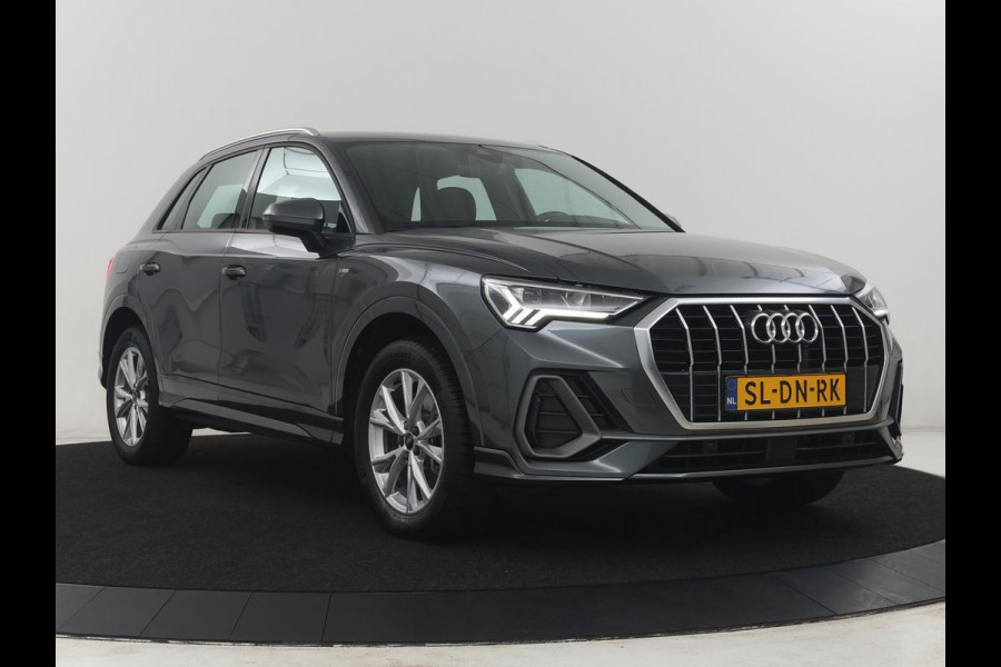 Audi Q3 45 TFSI e S edition SOH 94,1% | S-Line | Navigatie | Parkeerhulp | LED |