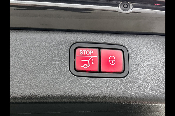 Mercedes-Benz C-Klasse Estate 300 e AMG Plug-In Hybride AMG Line | Premium Plus | Night Pakket | Panorama Schuif-Kanteldak | Alarm | Inclusief 24 maanden MB Certified garantie voor Europa.