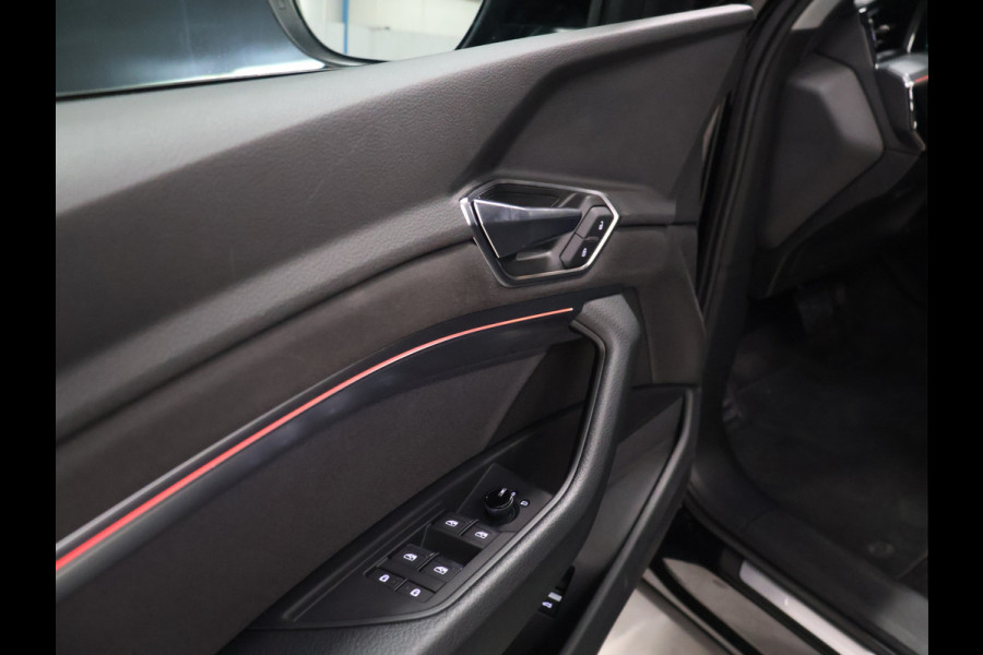 Audi e-tron 55 quattro edition 95 kWh [SCHUIFKANTELDAK, APPLE CARPLAY, ANDROID AUTO, CRUISE CONTROL, STOELVERWARMING, ACHTERUITRIJCAMERA, ELEK. ACHTERKLEP, PDC V+A, CLIMATE, NAVIGATIE, NIEUWSTAAT]