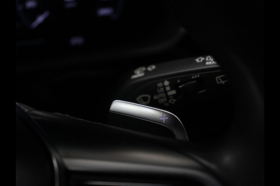 Audi e-tron 55 quattro edition 95 kWh [SCHUIFKANTELDAK, APPLE CARPLAY, ANDROID AUTO, CRUISE CONTROL, STOELVERWARMING, ACHTERUITRIJCAMERA, ELEK. ACHTERKLEP, PDC V+A, CLIMATE, NAVIGATIE, NIEUWSTAAT]