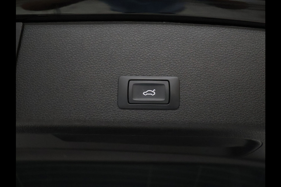 Audi e-tron 55 quattro edition 95 kWh [SCHUIFKANTELDAK, APPLE CARPLAY, ANDROID AUTO, CRUISE CONTROL, STOELVERWARMING, ACHTERUITRIJCAMERA, ELEK. ACHTERKLEP, PDC V+A, CLIMATE, NAVIGATIE, NIEUWSTAAT]