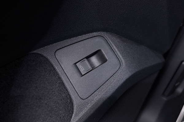 Volkswagen Tiguan 1.5 TSI R-Line Business+ (STOELVERWARMING, CRUISE ADAPTIEF, DIGITALE COCKPIT)
