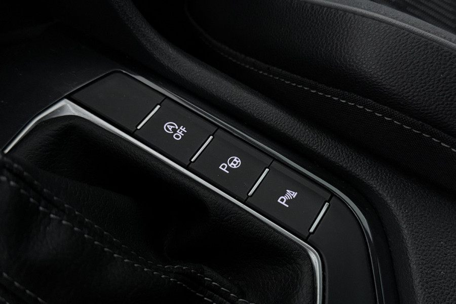 Volkswagen Tiguan 1.5 TSI R-Line Business+ (STOELVERWARMING, CRUISE ADAPTIEF, DIGITALE COCKPIT)
