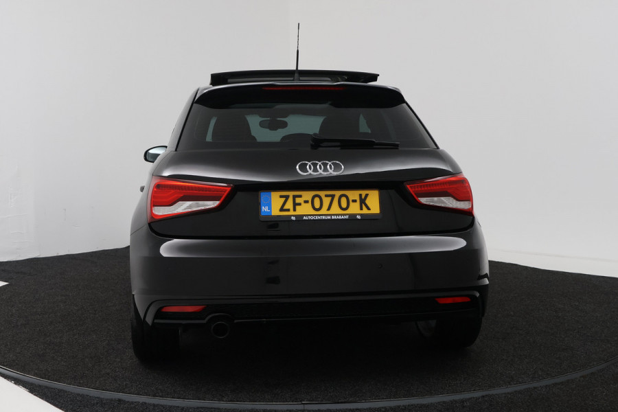 Audi A1 Sportback 1.0 TFSI Advance Sport (PANORAMADAK, STOELVERWARMING, NAVIGATIE)