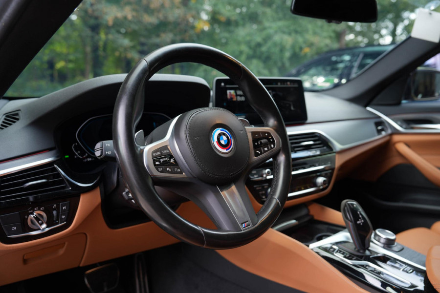 BMW 5 Serie Touring 530e Business Edition Plus |360 Camera|Laser|Elek. Stoelen|HUD|Ambient|