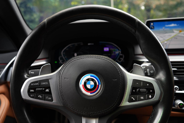 BMW 5 Serie Touring 530e Business Edition Plus |360 Camera|Laser|Elek. Stoelen|HUD|Ambient|